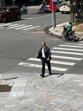 Thời gian không báo trước, nó chỉ bỏ lại người chậm thôi